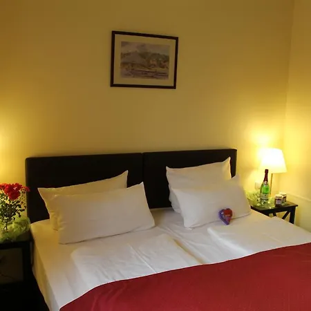 Landhotel Отель 3*
