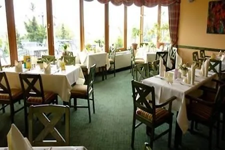 Landhotel Отель 3*