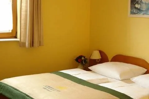 Landhotel Dresden 3* דרזדן